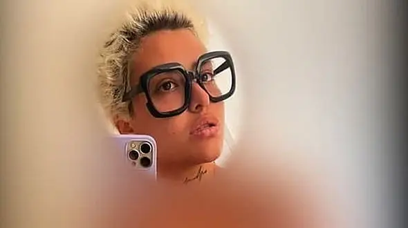 علت رفتار زشت ریحانه پارسا در ترکیه