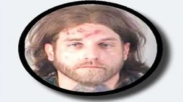 بریده شدن گوش پدربزرگ توسط نوه ناخلف + عکس