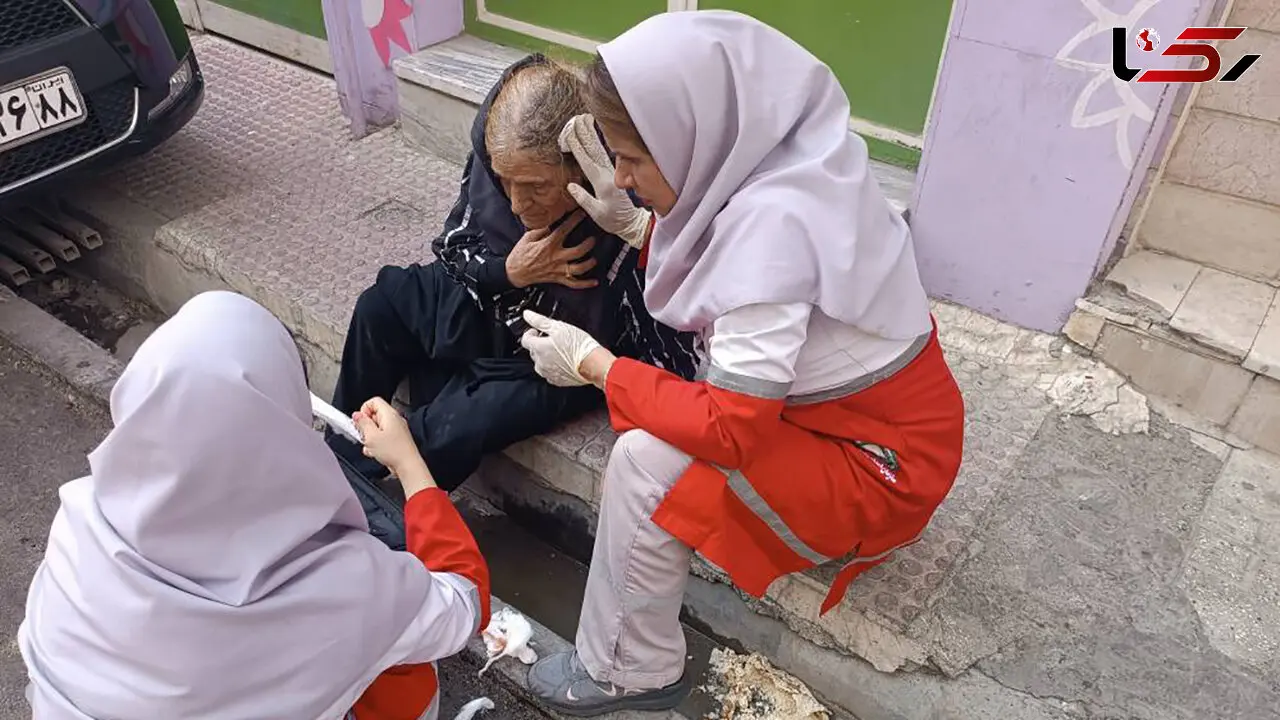 روایت تلخ نجاتگر هلال احمر زن از جنگ اخیر؛ صدای گریه مردم هنوز در ذهنم مانده / بعضی از خانواده ها اصلا باور نمی کردند خانه شان با خاک یکسان شده و دیگر وجود ندارد