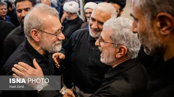 خوشحالی قاآنی و لاریجانی در مراسم شهید ایزدی + عکس