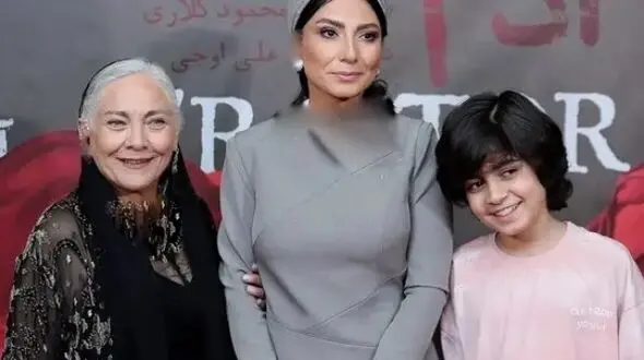 فیلم/ حضور درخشان سمیرا حسن پور، علی اوجی، نسیم ادبی، رایان سرلک، سامان احتشامی، پژمان بازغی و سایر بازیگران ایرانی در اکران فیلم «آدم فروش» با نمایش انواع سبک پوشش از الگانت تا کژوال