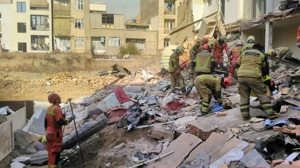 آوار هولناک ساختمان روی سر 2 زن / در یافت آباد رخ داد + فیلم و جزئیات