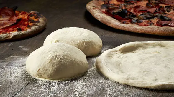 طرز تهیه خمیر پیتزا در خانه