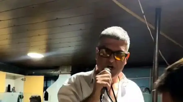 فیلم آواز شاد /  پسر آغاسی داوود آغاسی دل ملتو با رقص و خوندنش روبود جا پای پدرش گذاشته