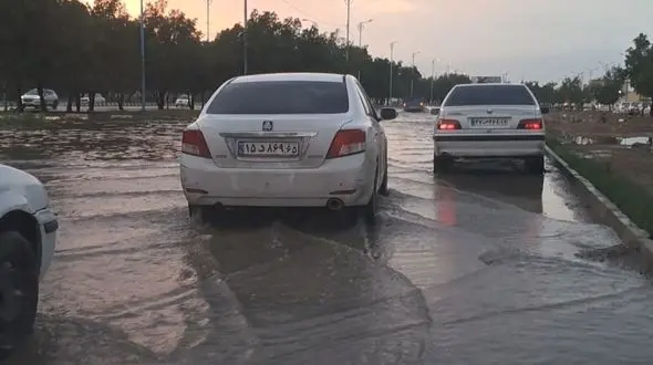 اهواز غرق شد! / عضو شورای شهر: مسئولان آنقدر بودجه گرفته‌اند که نمی‌توانند بگویند غافلگیر شدیم + فیلم