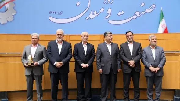 تجلیل از شرکت کشت و صنعت طلاچین به عنوان واحد نمونه کشور