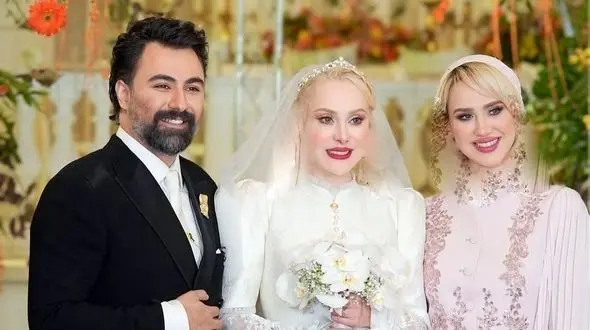 عکس ها / نگاهی به تیپ و استایل شیک و مجلسی خانم بازیگران در جشن عروسی آرام جعفری و بابک انصاری / غوغای استایل مشکی و باوقار، شقایق فراهانی، رابعه اسکویی و شیوا مکینیان ...