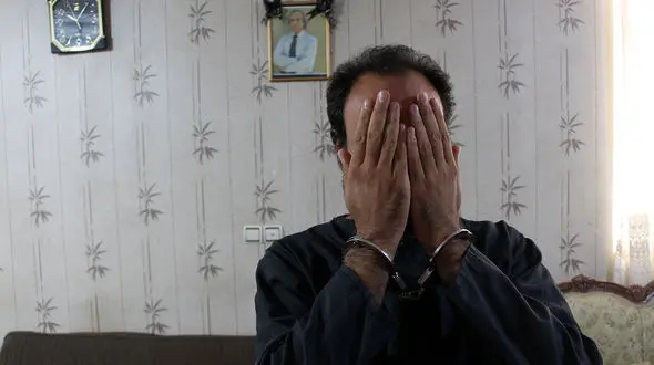 قتل پدر به دست پسر کینه ای در شهرری + فیلم بازسازی صحنه جرم و گفتگو