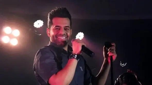 فیلم آواز اباشکوه  رضا بهرام ! / ببینید یک فسقلی چطور دست و پا می زنه !