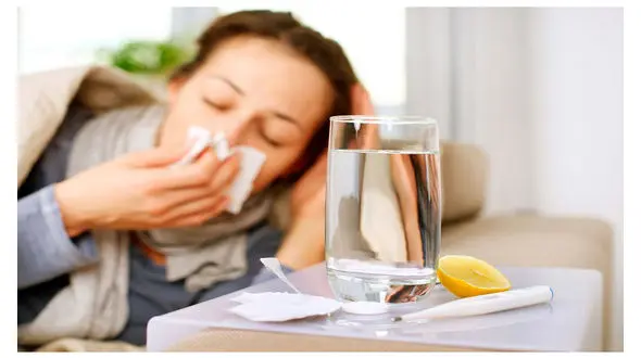 آیا نوشیدن مایعات برای سرماخوردگی مفید است؟