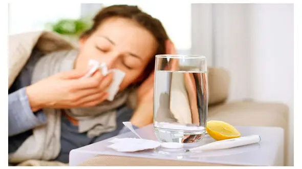 آیا نوشیدن مایعات برای سرماخوردگی مفید است؟