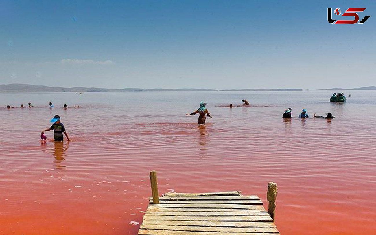 علت قرمز شدن دریاچه ارومیه چیست؟