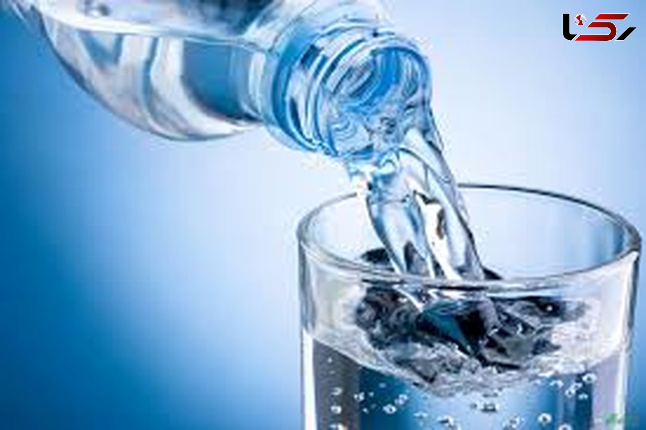 بهترین نوشیدنی در فصل گرما نوشیدن آب خنک است