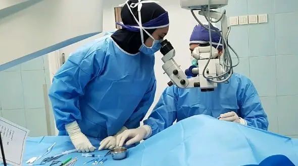 ده ها بیمار نیازمند جراحی چشم در آبادان؛ آواره بین دو شهر/  15 میلیون تومان هزینه بی دلیل برای مردم!