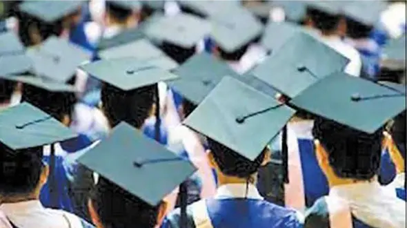 100 آقازاده با رانت بورسیه شدند / وزیر علوم احضار شد