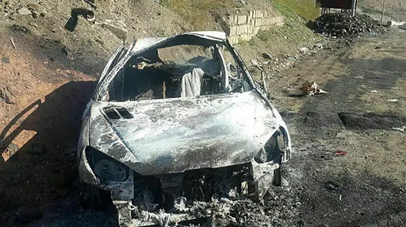 واژگونی وحشتناک پژو 206 در جاده اراک-خمین / راننده زنده زنده در آتش سوخت