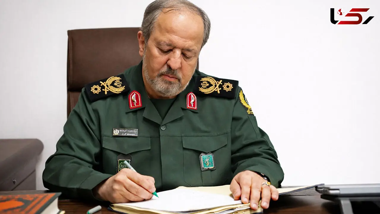 سرپرست وزارت دفاع: هر تهدید دشمن ، واقعی و قابل اعتناست / نه غافلگیر می‌شویم و نه منفعل