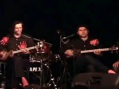 فیلم آواز جگرسوز /  خواننده یطوری با سوز خوند خودش گریش دراومد حضارم به گریه انداخت