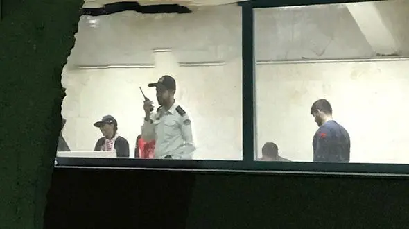 این پسران در استادیوم دختر از آب درآمدند! / این بار پلیس فهمید ! + عکس 