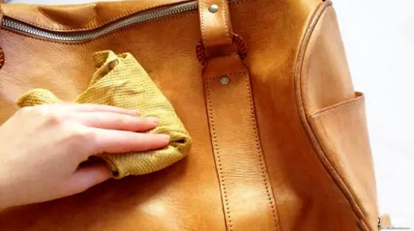 کیف های چرم را چگونه نو کنیم؟/روش های خانگی