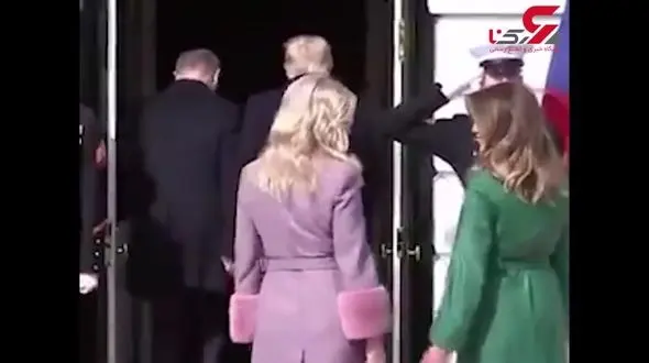  نیوزویک از رفتار شرم آور ترامپ با ملانیا جلوی کاخ سفید گزارش داد + فیلم