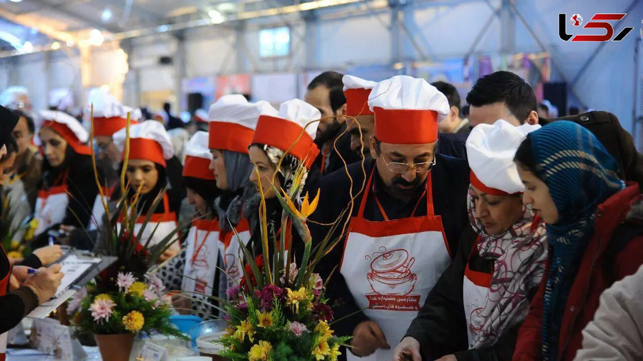 بلندترین میز غذا توسط بازنشستگان کشور در برج میلاد+عکس