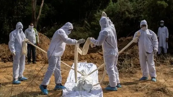 خانواده فوت شدگان با کرونا بدون حمایت دولتی/ ناگهان بدون نان آور شدند