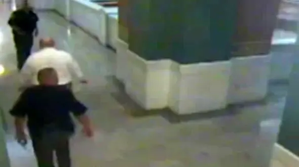 خودکشی برای فرار از محاکمه در دادگاه + فیلم