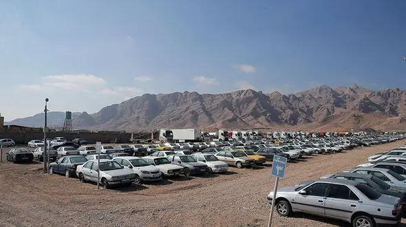 تعیین تکلیف 300 وسیله نقلیه توقیفی در پارکینگ‌های اصفهان از طریق مزایده