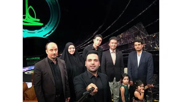 سلفی احسان علیخانی با مهمانان برنامه اش + عکس 