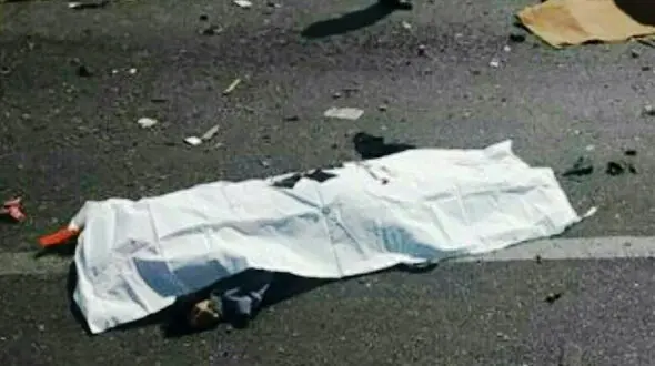 زن ساوجی زیر چرخ های مینی بوس له شد 