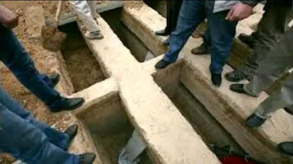 فرصت ۵ ساله تهرانی‌ها برای سفر به دیار باقی/ مرگ پر دردسر و گران پایتخت‌نشین‌ها + عکس
