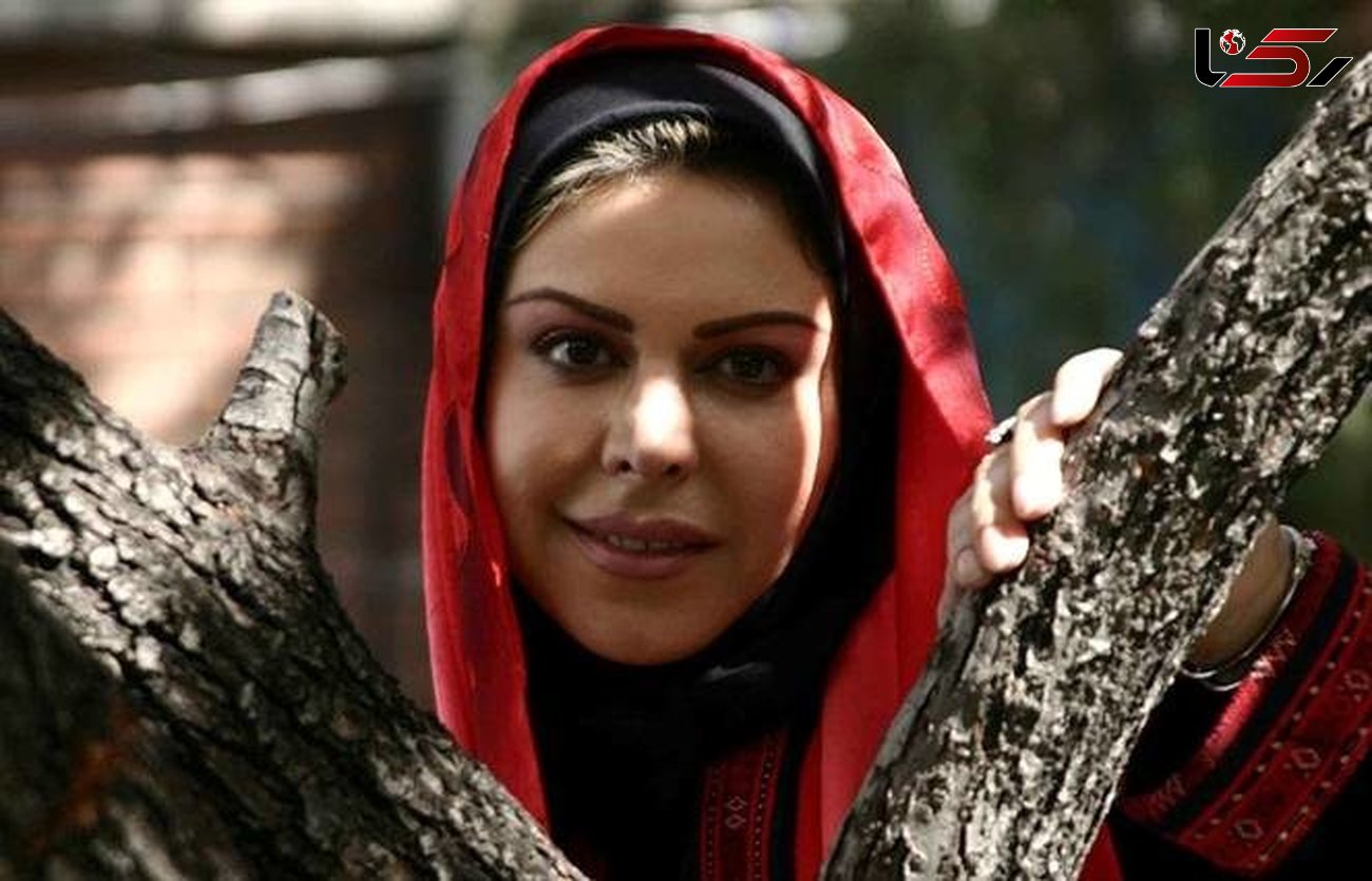 دفاع ویدئویی فلور نظری درباره کشف حجابش!  + فیلم