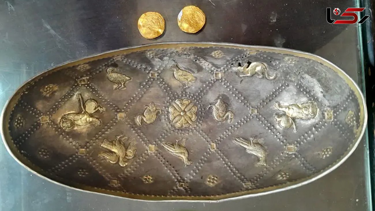 کشف گنج تاریخی در شیروان + عکس 2 سکه طلا و ظرف بیضی شکل را ببینید