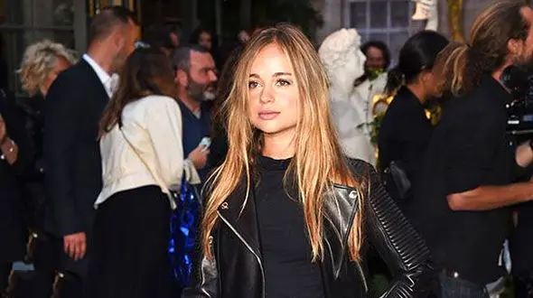 سرکش ترین دختر زیبای سلطنتی انگلیس که بر خلاف قوانین خانواده رفتار می کند+عکس