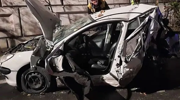 نصف شدن پژو 206 در بزرگراه رسالت + 6 عکس باورنکردنی