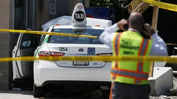 تاکسی، راننده‌ تاکسی‌ها را زیر گرفت+فیلم و تصاویر