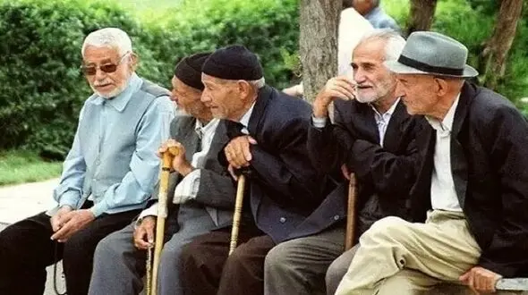 انتقاد بازنشستگان تأمین اجتماعی از سهمیه اندک وام؛ کمتر از ۵ درصد مشمول تسهیلات می‌شوند