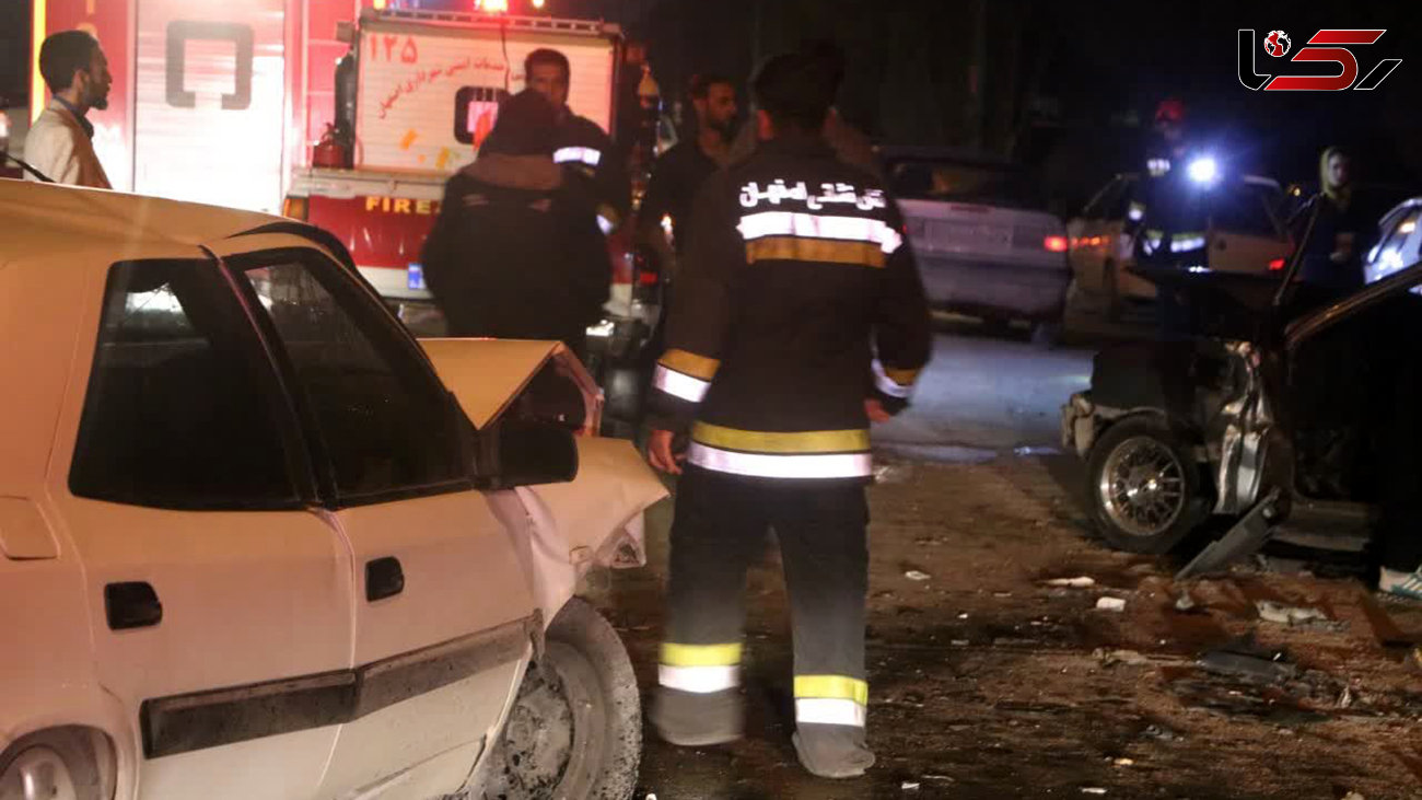 تصادف سریالی وحشتناک در اتوبان فرودگاه اردستانی اصفهان + عکس خودروهای مچاله شده