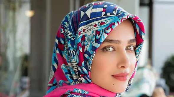  لاکچری بازی آناشید حسینی در ایران 