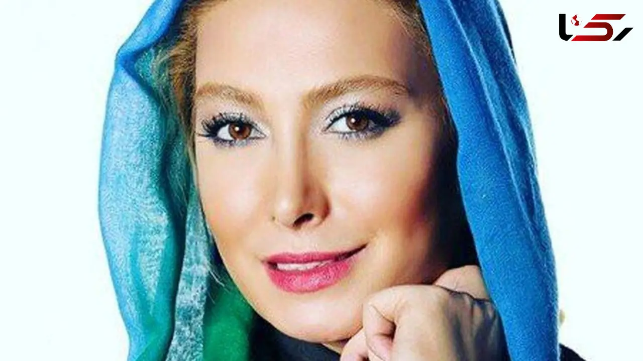 فریبا نادری همراه با دوستانش 
