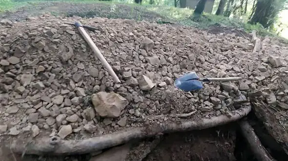 وسوسه گنج این 9 مرد را به پیشوا کشاند / آنها نقشه گنج داشتند 