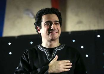 فیلم آواز همایونی؛ همایون شجریان اشک مهتاب رو خوند اشک همه سالن رو درآورد