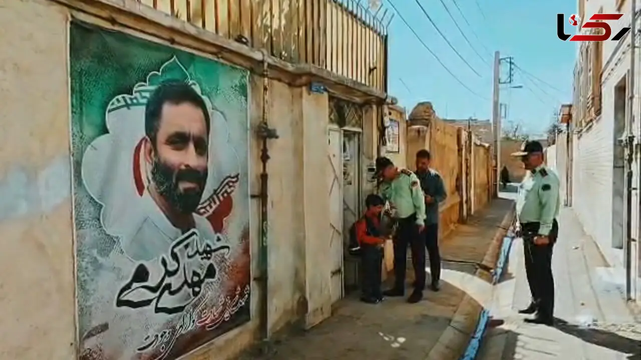 فیلم / بدرقه پدرانه فرزند شهید کرمی/ همکاران پدر در نخستین روز مدرسه همراهش شدند