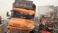 تصادف 2 کامیون در زنجان راننده را به کشتن داد