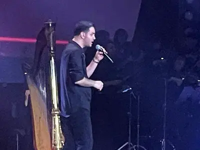 اجرای قطعه نوستالژی نشکن دلمو با گیتارنوازی محسن یگانه در کنسرت تهران + فیلم