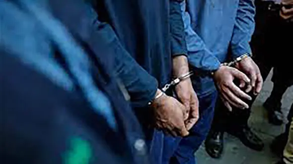 بازداشت 3 دزد در پشت بام خانه های آبادان