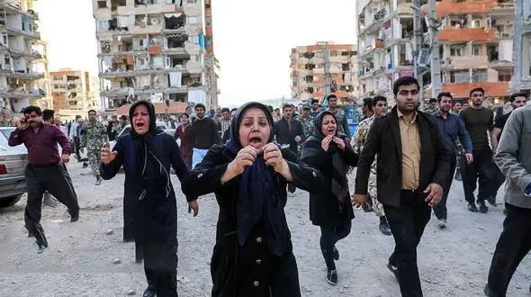 لالایی سوزناک مادران در شب بی فانوس سر پل ذهاب 