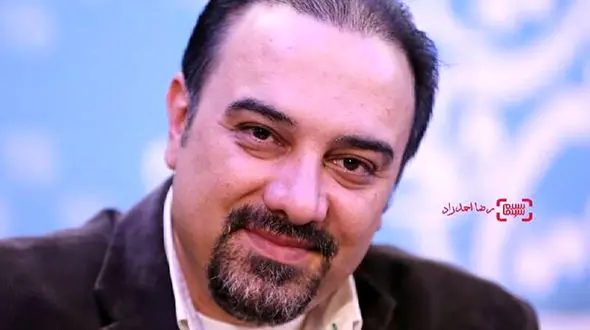 عکس برزو ارجمند با خواهر و مادرش در کریسمس امریکا ! / تیپ متفاوت برزو را ببینید