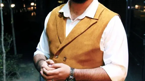 آثار و رزومه نیما هاشمی کارگردان فیلم های "دارچین تلخ" و "ویلای موروثی"